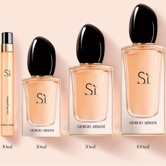 Sì Eau de Parfum by Giorgio Armani ‼️FINAL PRICE‼️ - Picture 8 of 11
